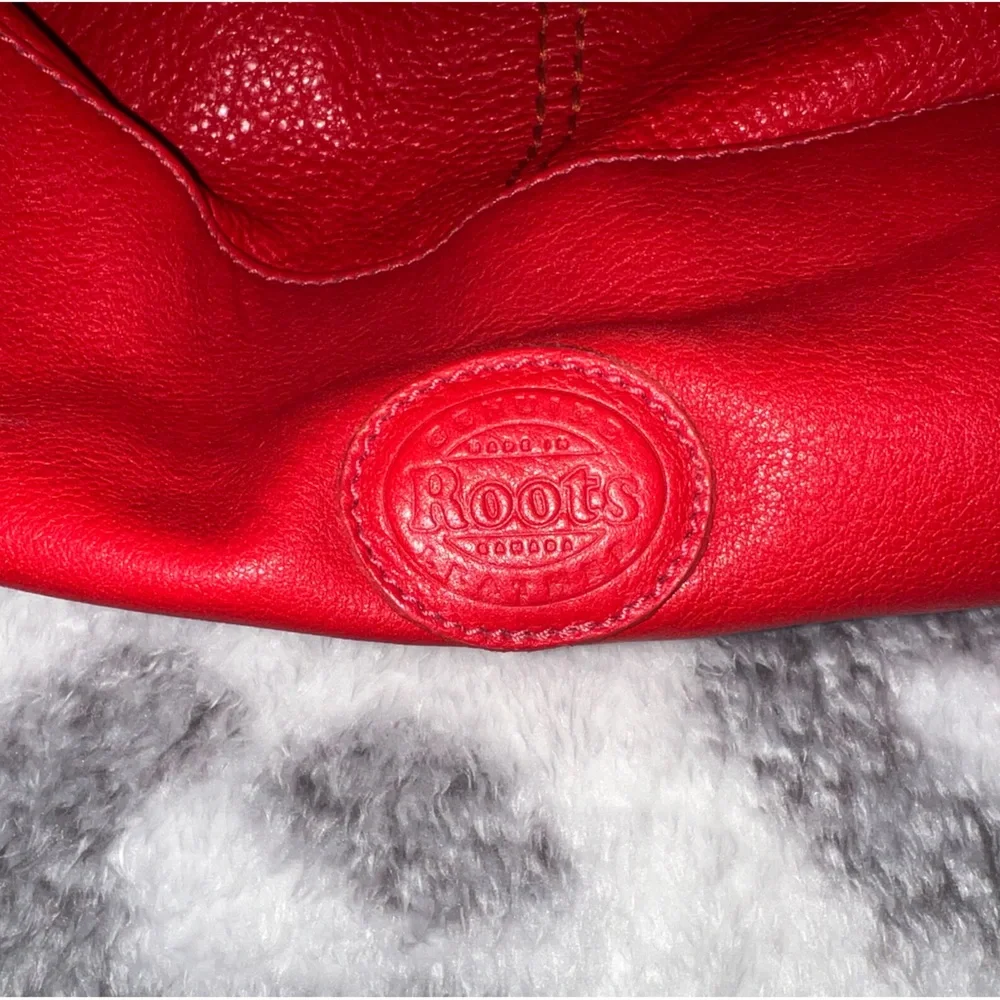 Roots Genuine Leather Red Crossbody Shoulder Purse - Picture 4 of 4